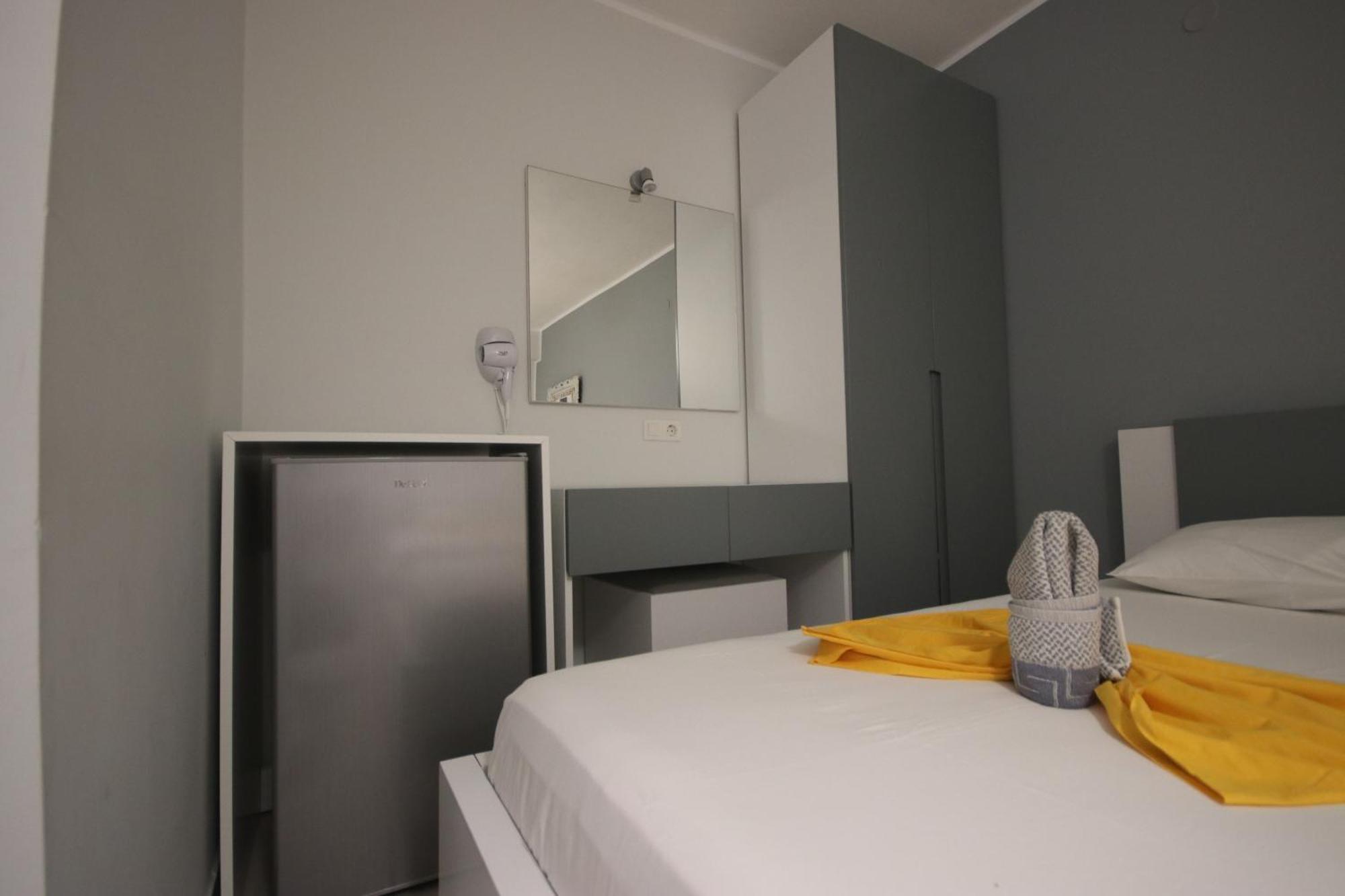 Hotel Potami Beach - Mondi Goro Himare Exteriör bild